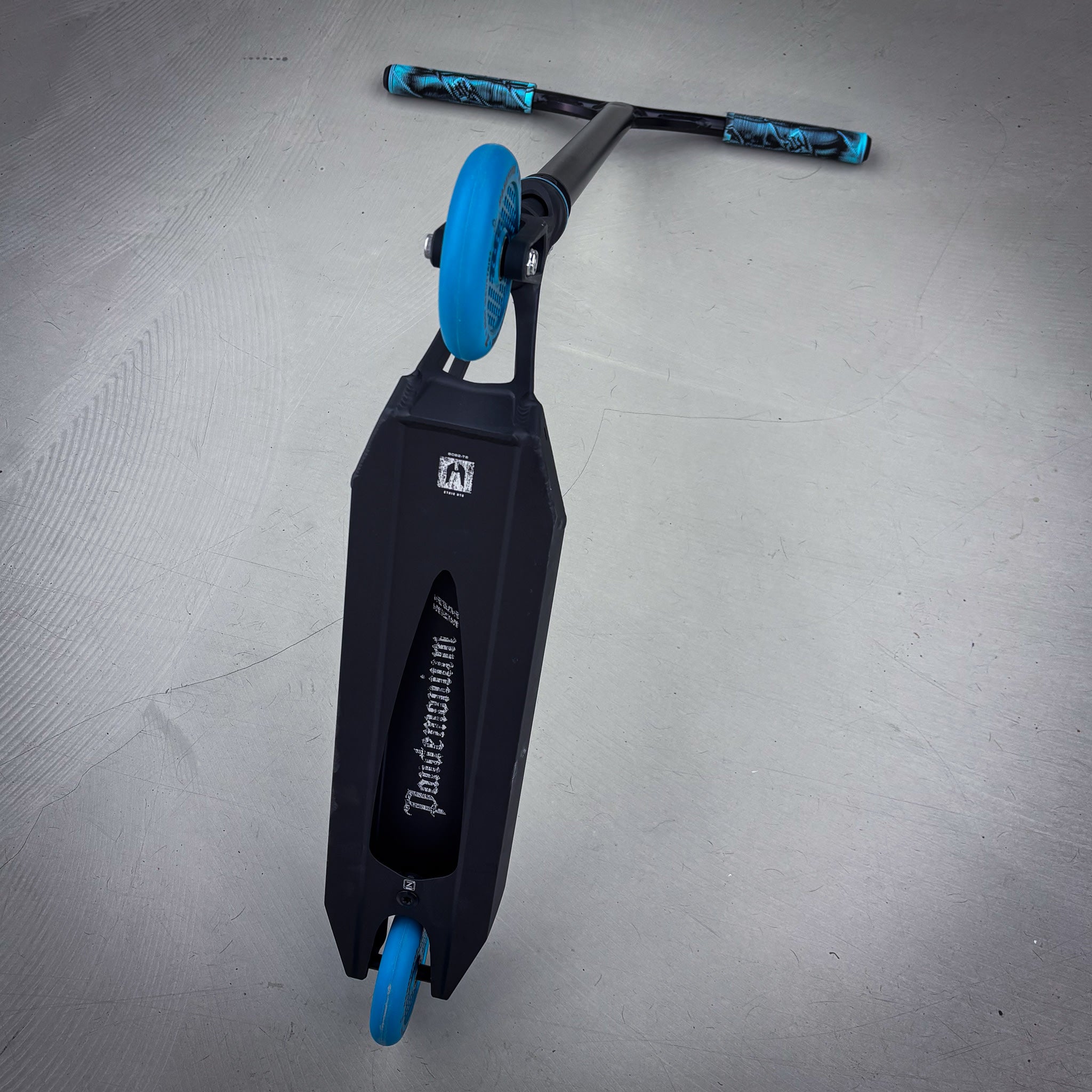 Striker Pandemonium Black/Teal Custom Build - Black/Teal-ScootWorld.dk