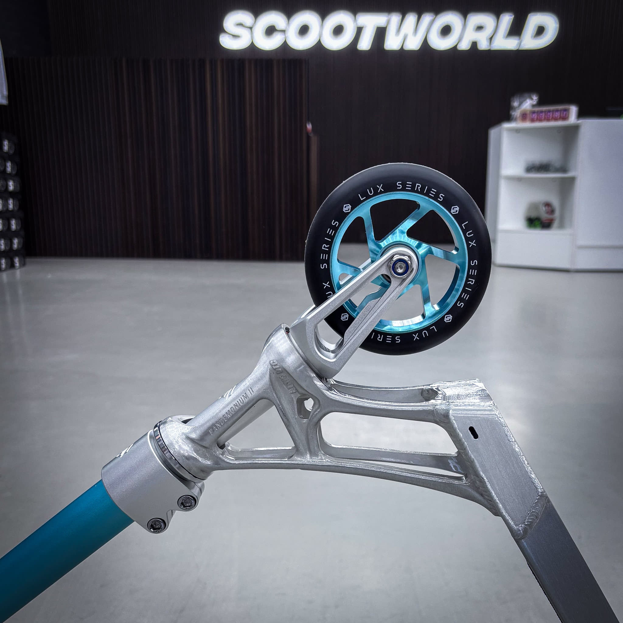 Striker Pande Teal/Silver Custom Build - Teal/Silver-ScootWorld.dk