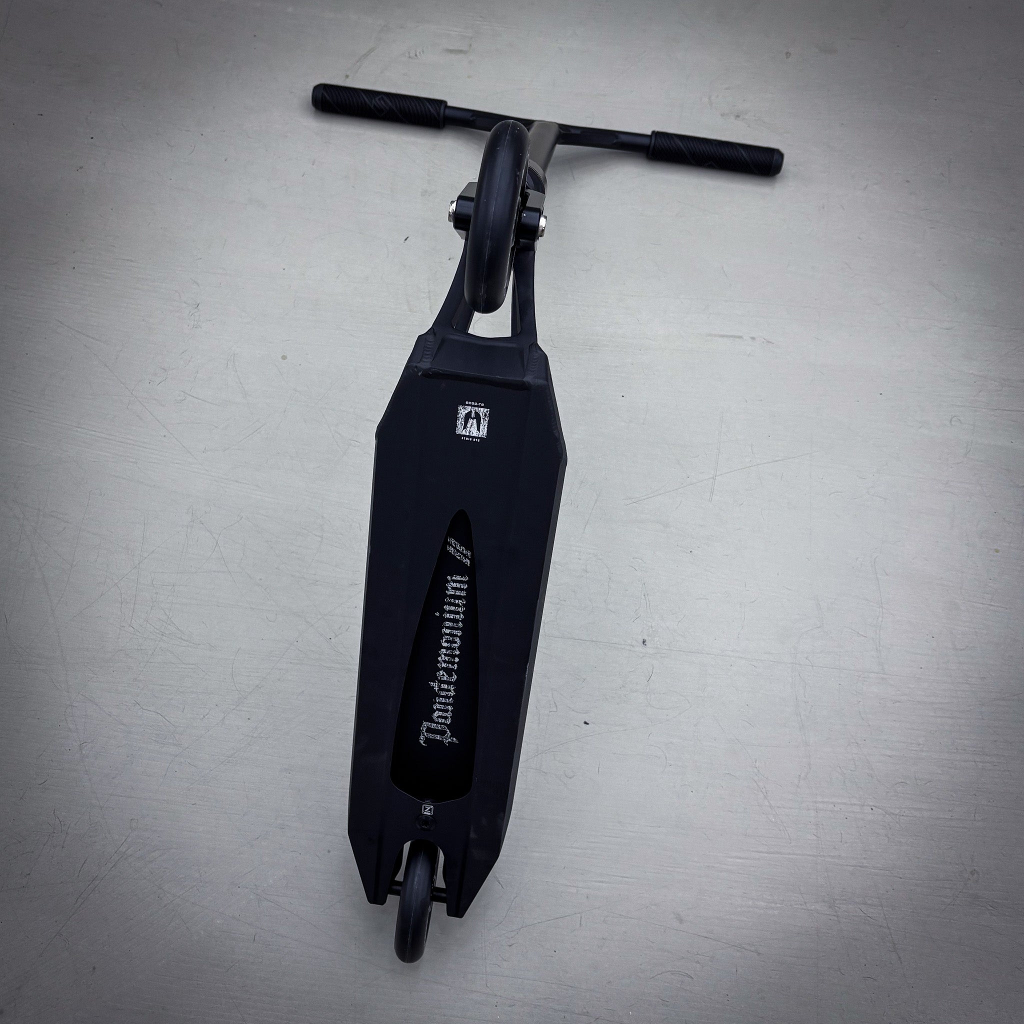 Striker Pande Black 500 Custom Build - Black-ScootWorld.dk