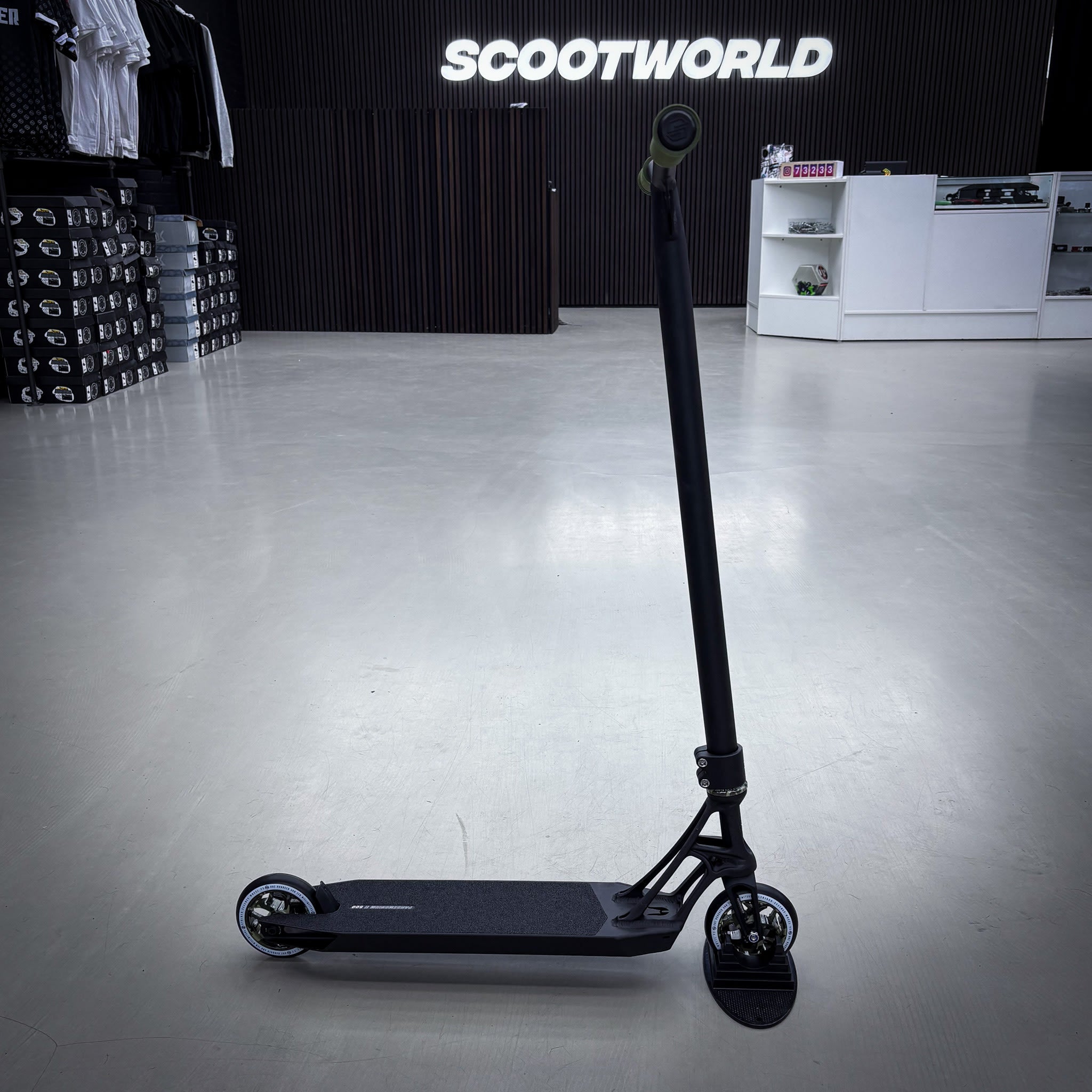 Striker Ethic Pande Black Camo Custom Build - Black/Green-ScootWorld.dk