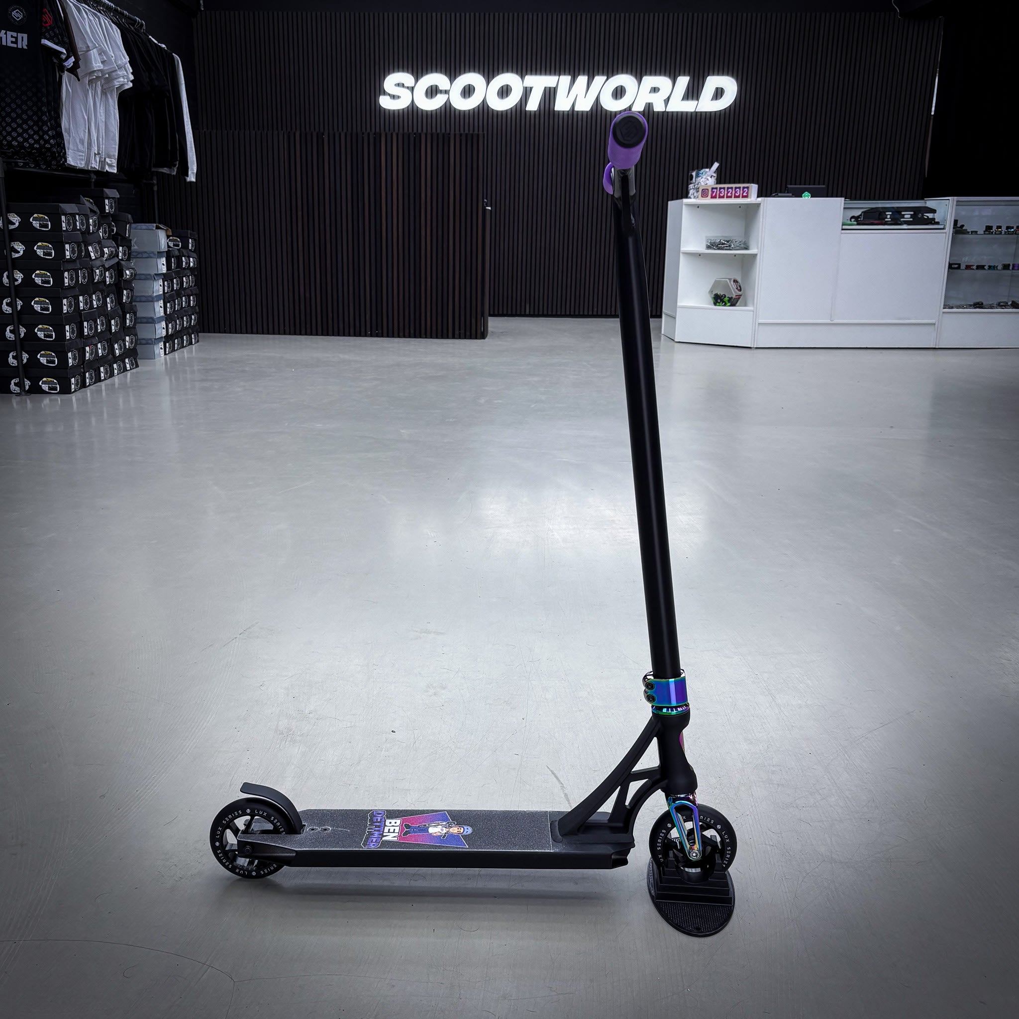 Striker Panda Freestyle Custom Build - Black/Rainbow-ScootWorld.dk