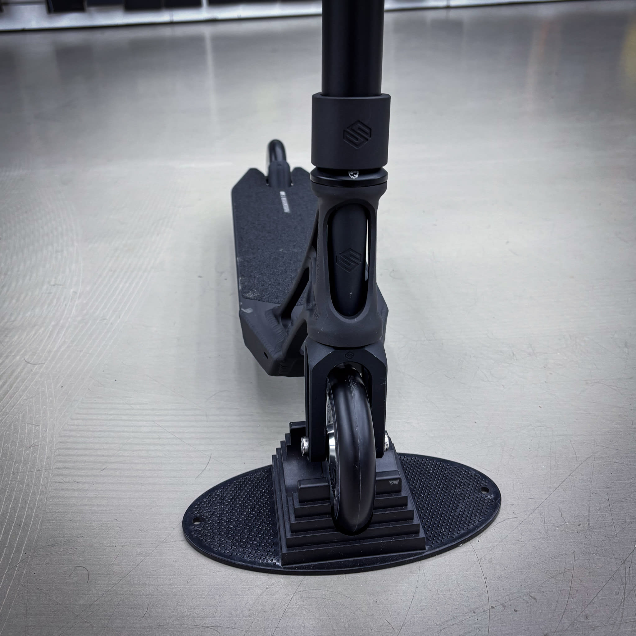 Striker Ethic Pandemonium Custom Build - Black/Red-ScootWorld.dk