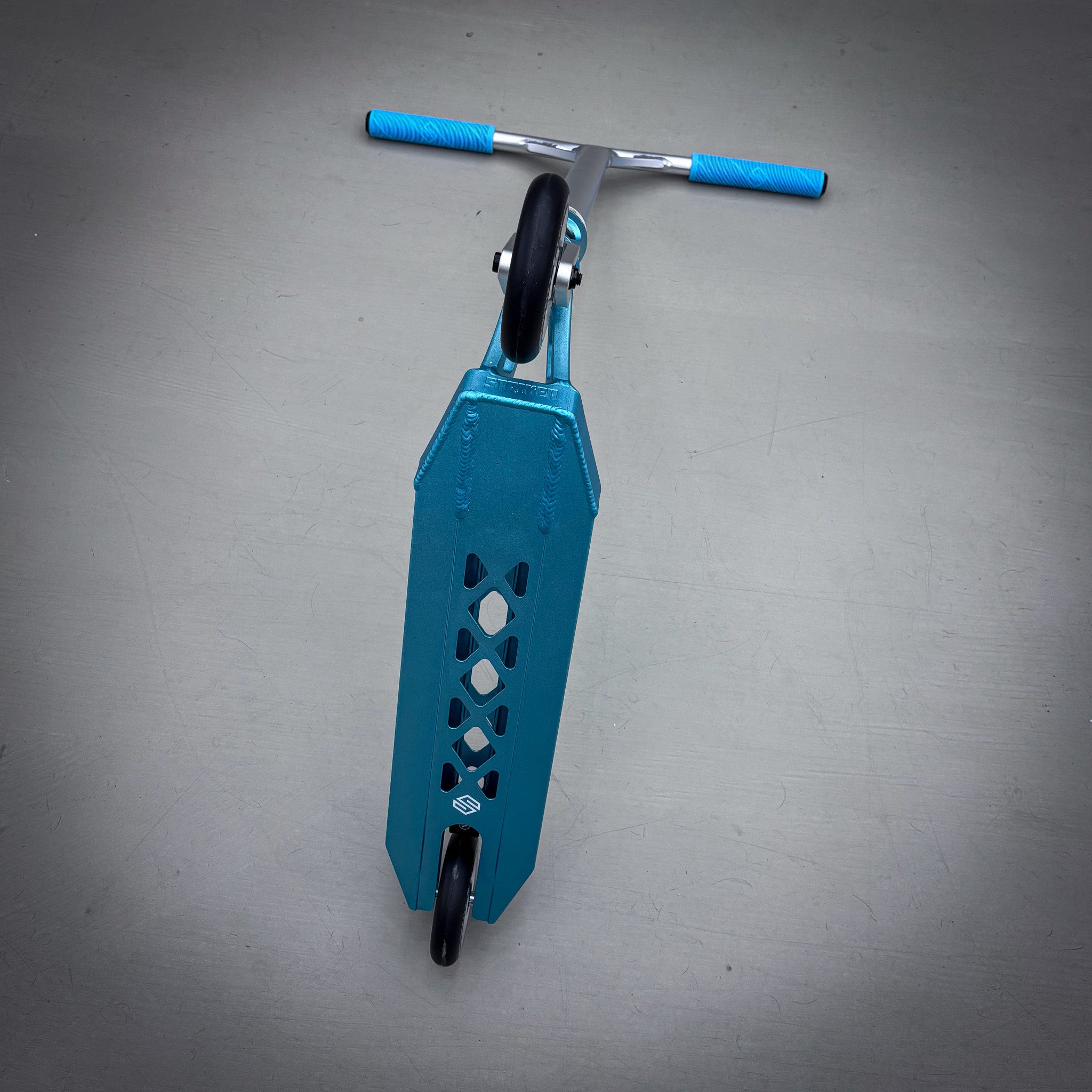 Striker Aether Teal/Silver Custom Build - Teal/Silver