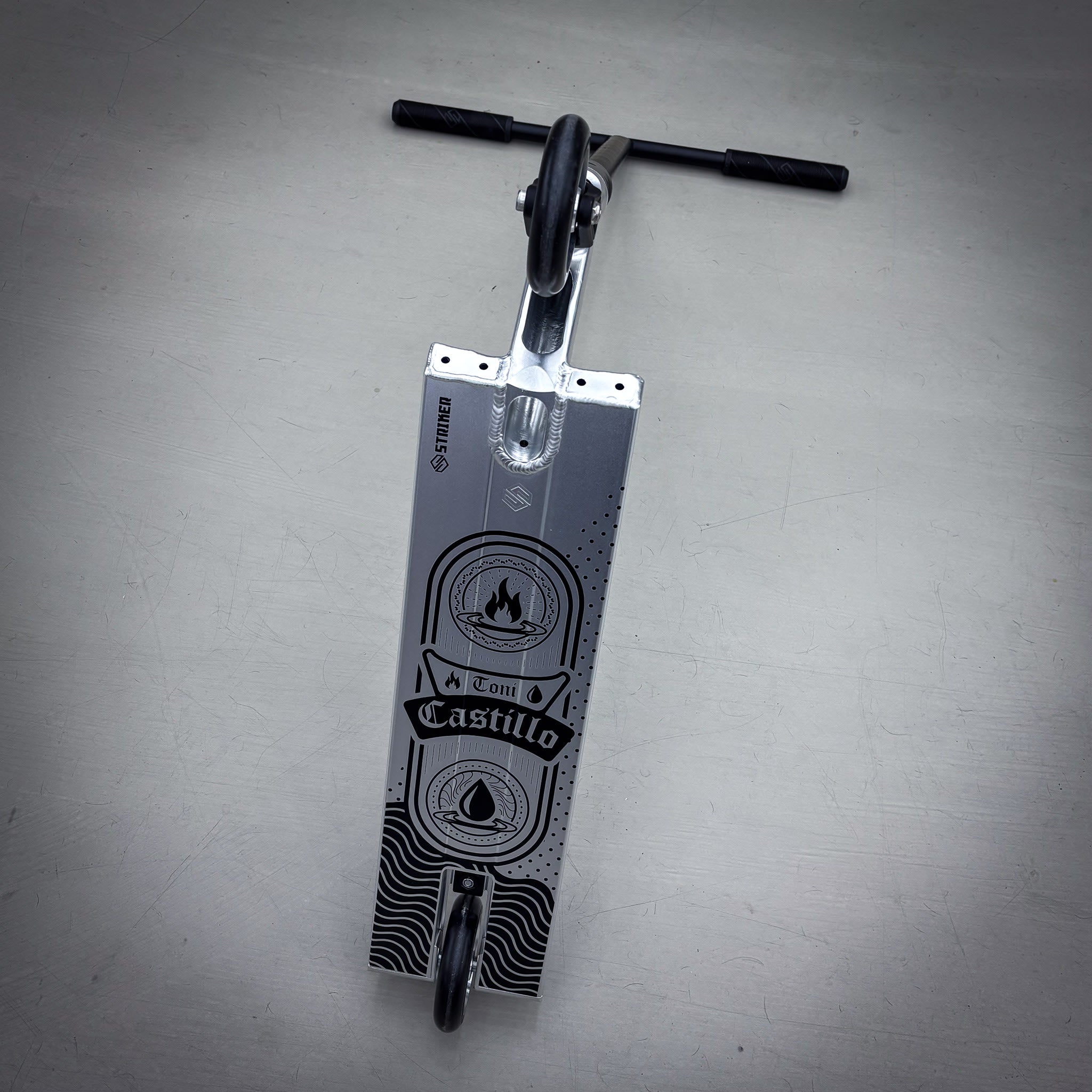 Striker Toni Street Black/Silver Custom Build - Black/Silver