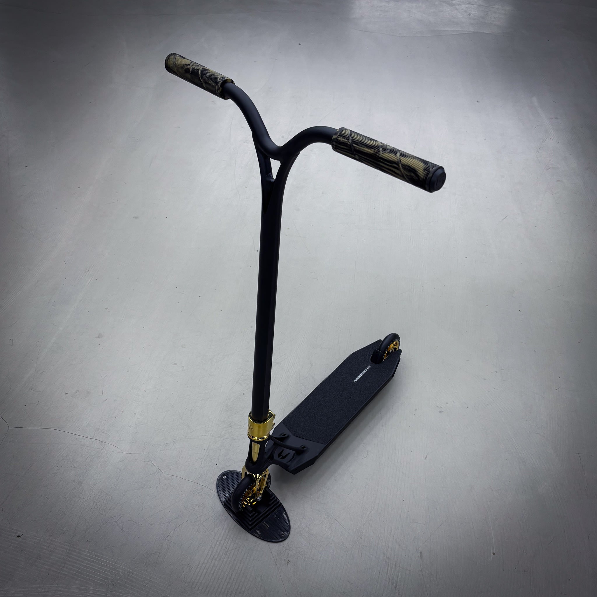 Ethic Black/Gold Custom Build - Black/Gold